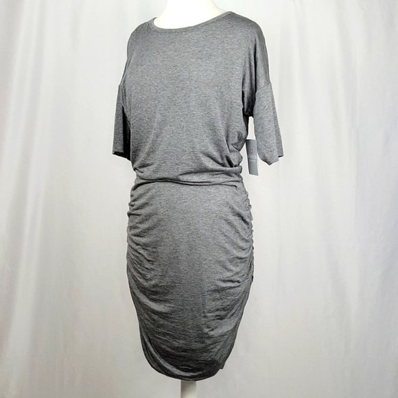 Athleta Solstice Tee Short Sleeve Athleisure Exercise Light Gray Size Medium NWT - Picture 1 of 11